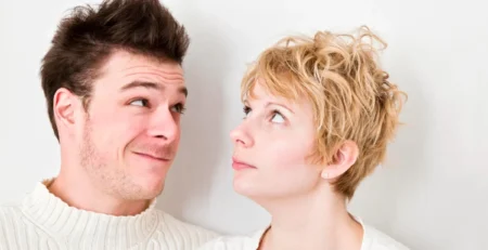 أسباب-الشعر-الأبيض-للرجال-و-النساء-مع-خطوات-عملية-للوقاية-والعناية