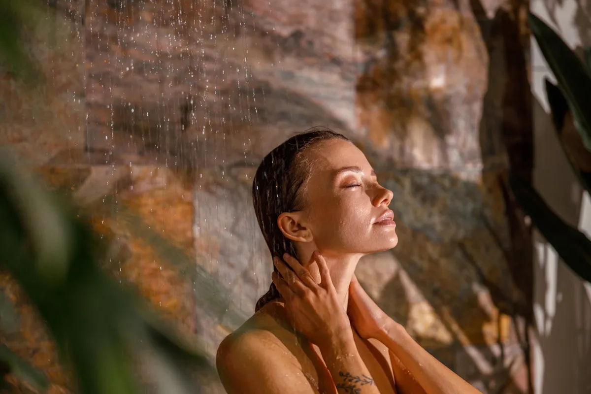 طقوس-الاستحمام-لبشرة-متوهجة-دليل-خطوة-بخطوة-لبشرة-ناعمة-ومشرقة